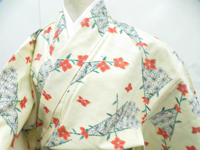 リサイクル　紬　麻の葉と花文　着物